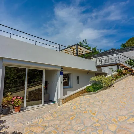 Case de vacanță In 41513 Crikvenica